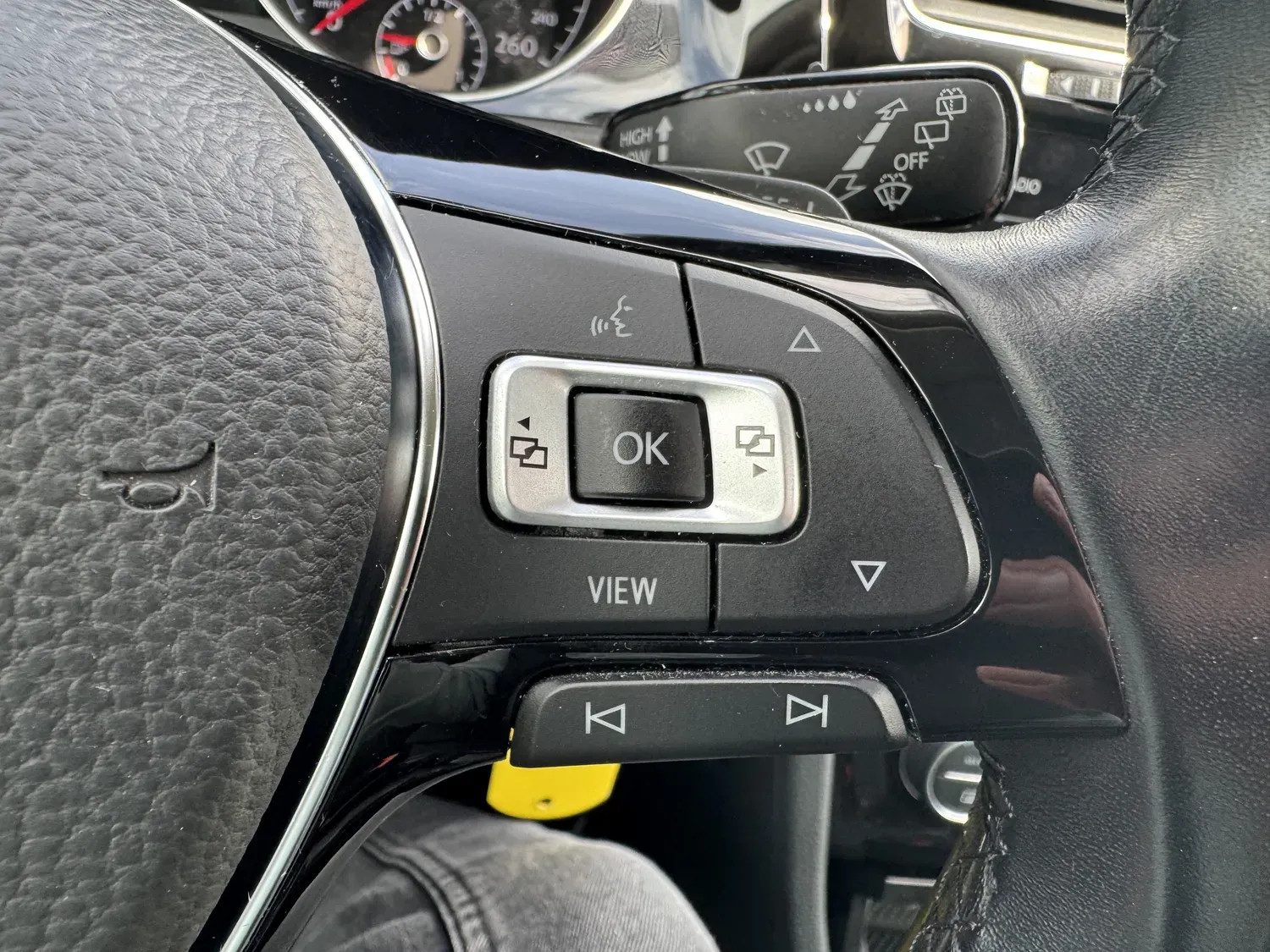 VOLKSWAGEN GOLF VIII 1.5 ETSI 150 R-LINE DSG7