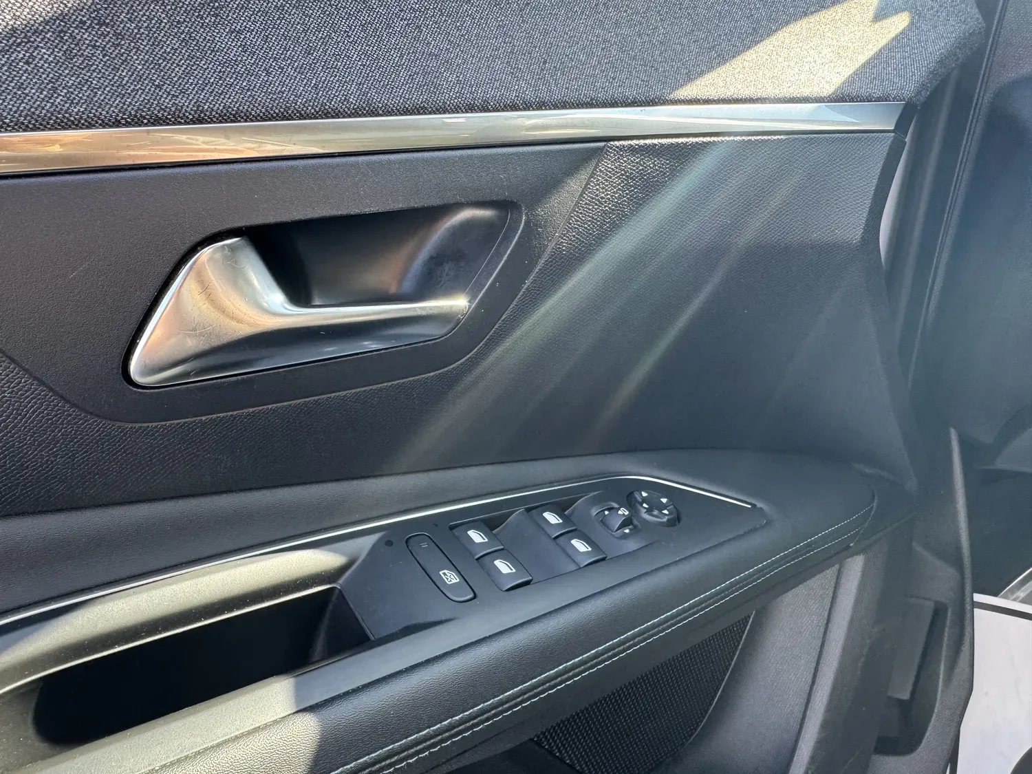 PEUGEOT 3008 1.2 130 CROSSWAY