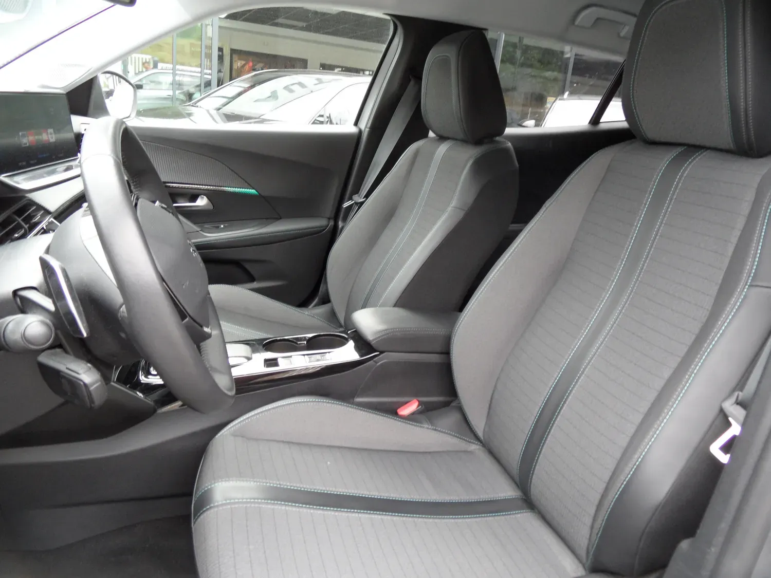 PEUGEOT 2008 1.2 130 ALLURE PACK EAT8