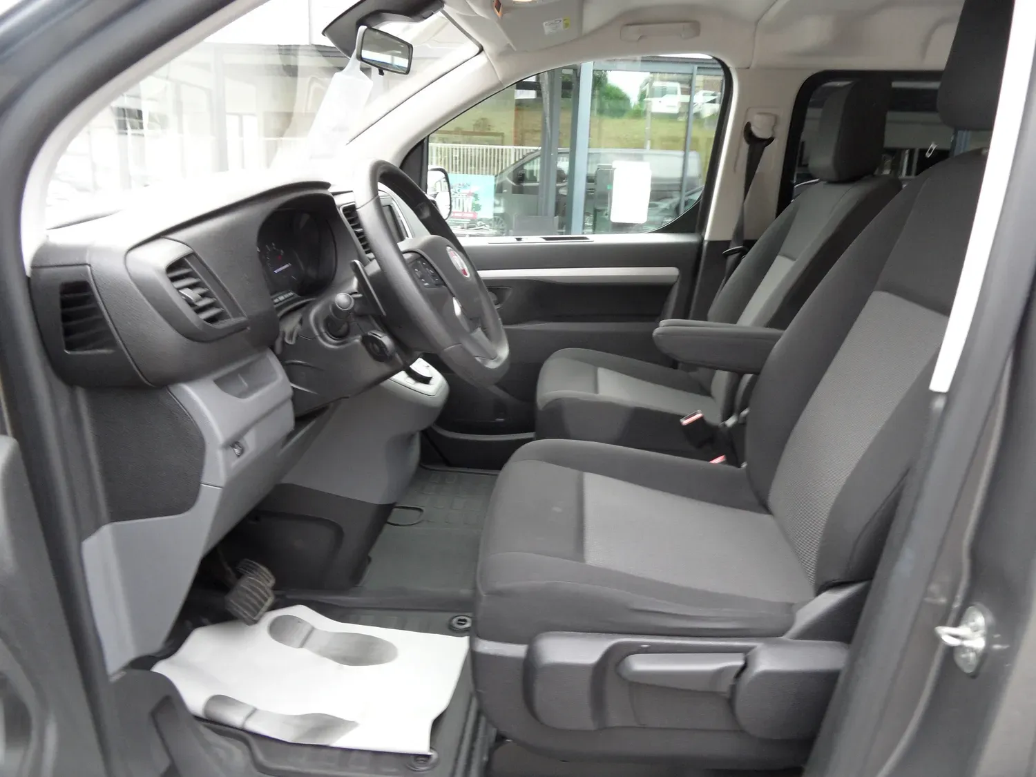 FIAT SCUDO CA 5 PLACES 2.0 MULTIJET 180 PRO LOUNGE BVA8