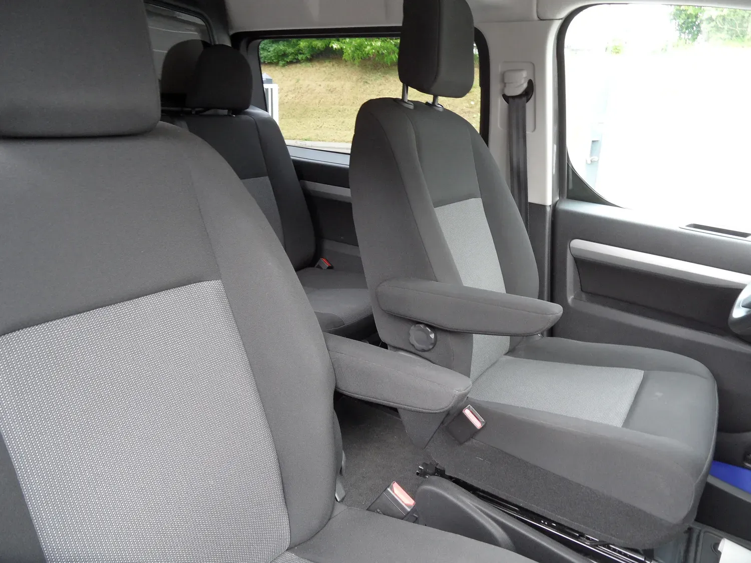 FIAT SCUDO CA 5 PLACES 2.0 MULTIJET 180 PRO LOUNGE BVA8