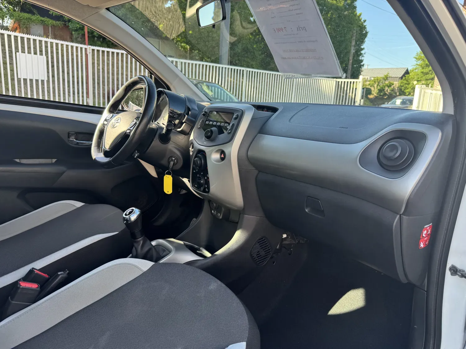 TOYOTA AYGO 1.0 VVT-I 69 X PLAY