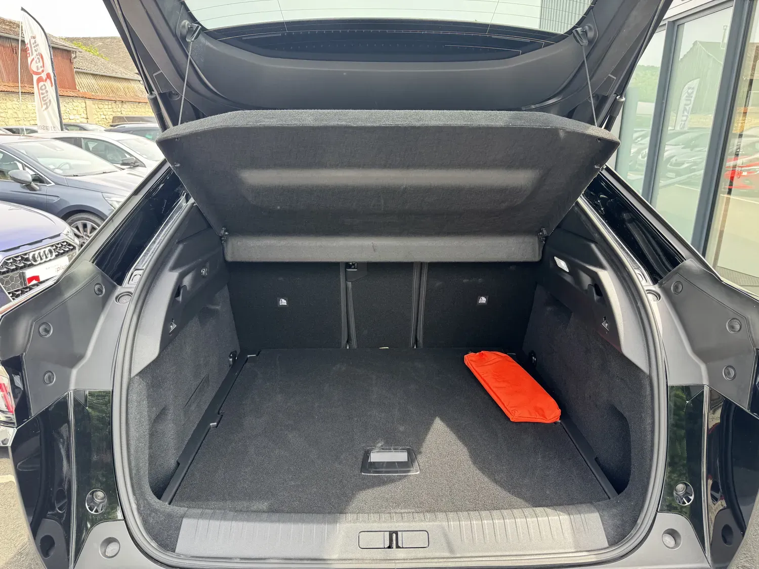 PEUGEOT 3008 1.2 HYBRID ALLURE 
