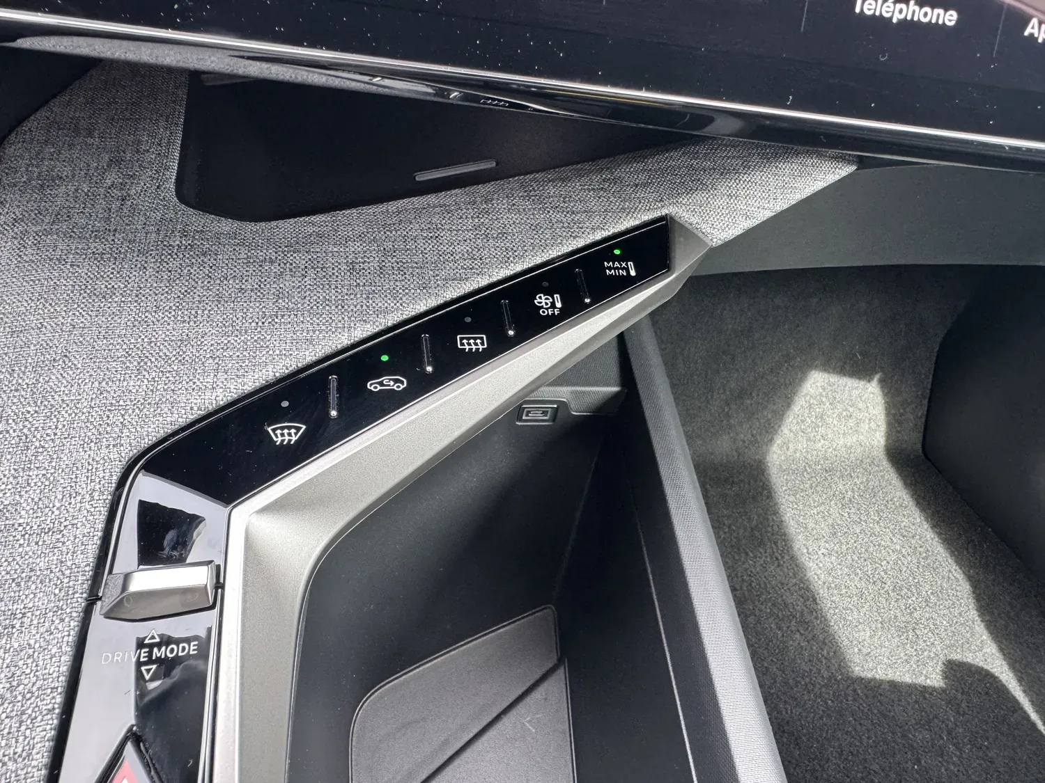 PEUGEOT 3008 1.2 HYBRID ALLURE 
