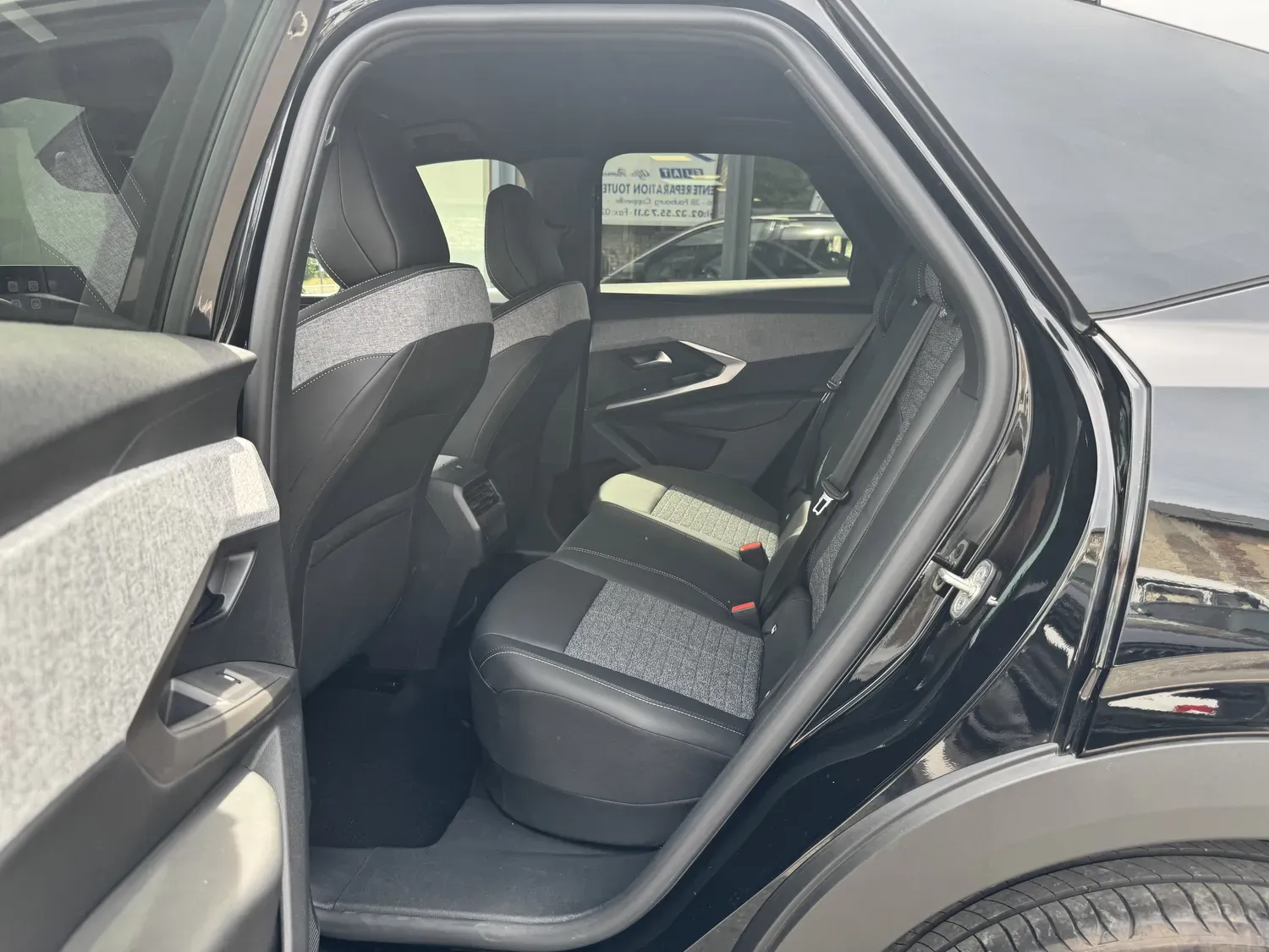 PEUGEOT 3008 1.2 HYBRID ALLURE 