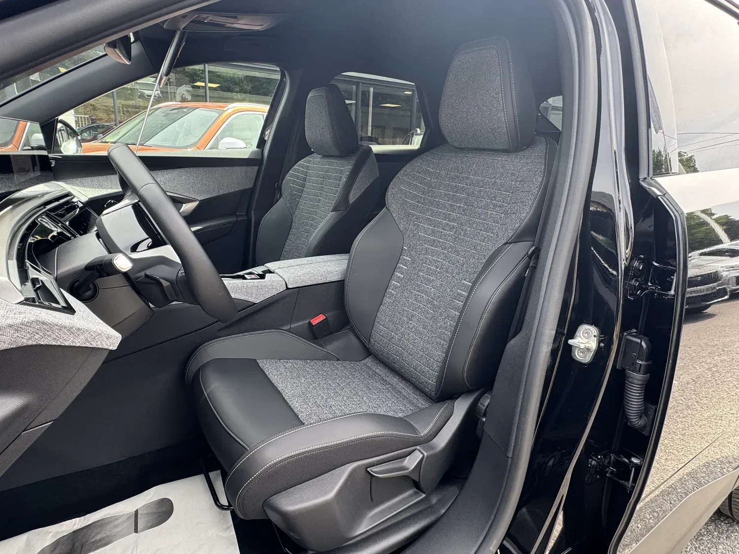 PEUGEOT 3008 1.2 HYBRID ALLURE 