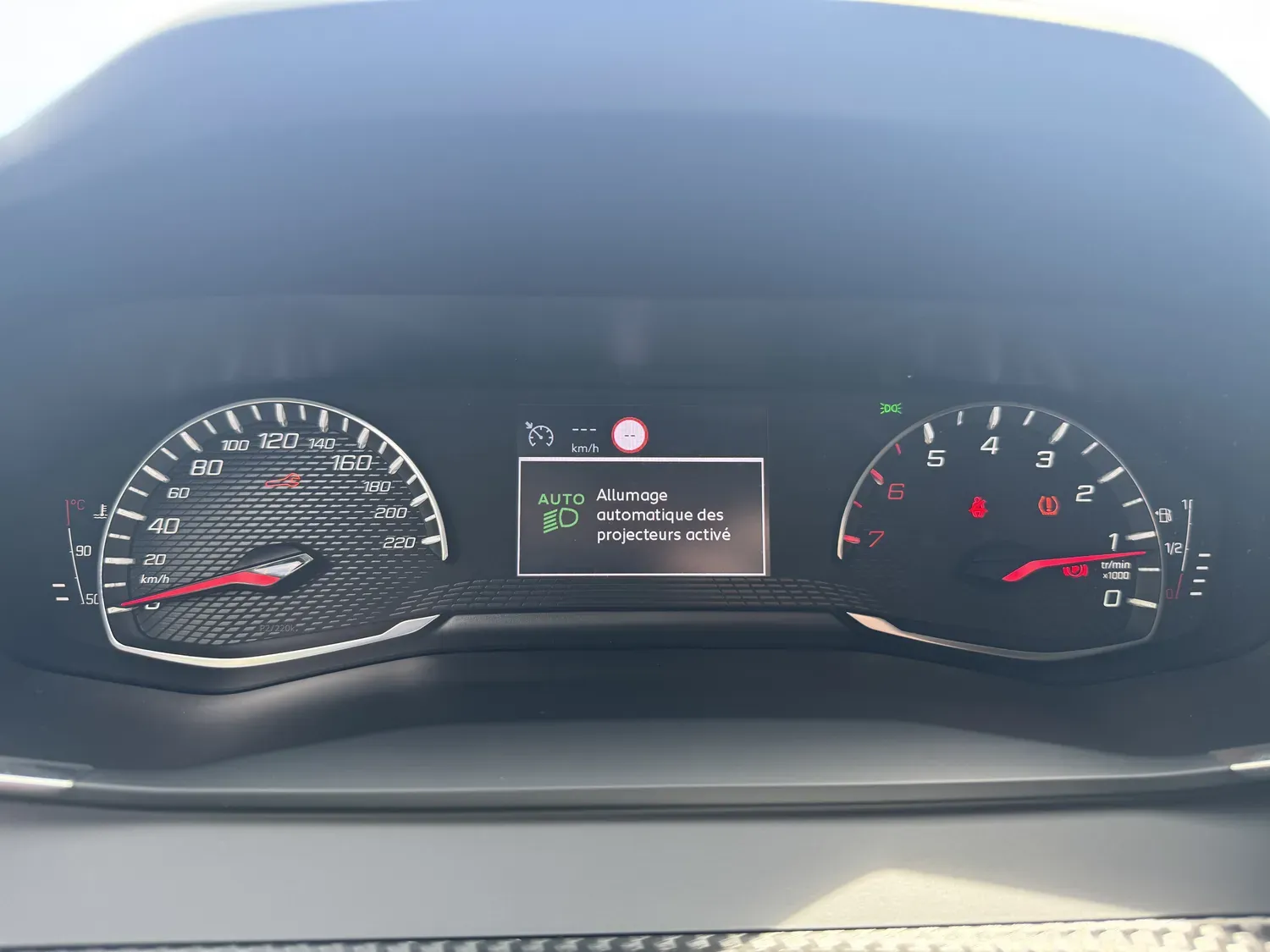 PEUGEOT 208 II 1.2 100 S&S ALLURE BVM6