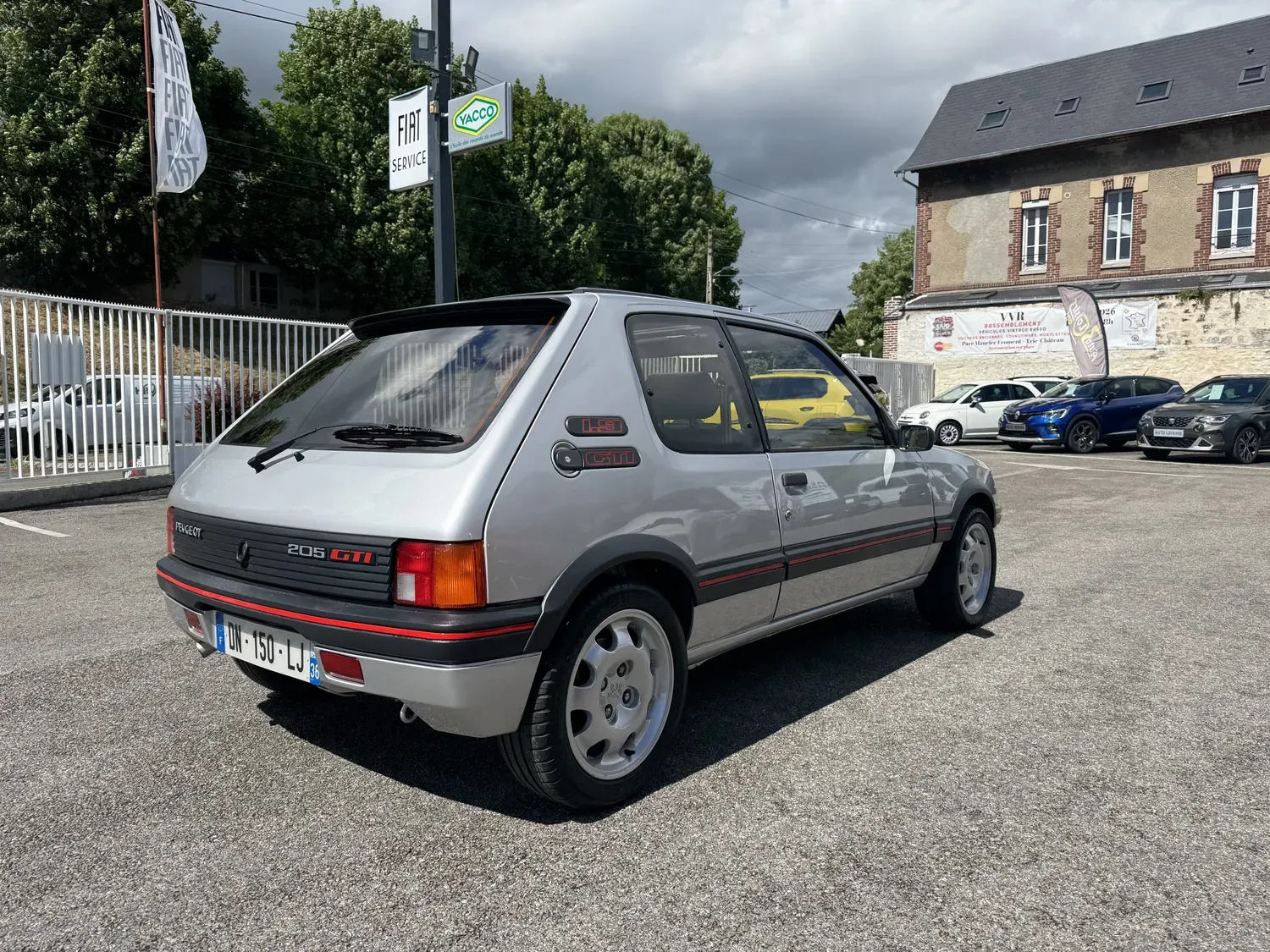 PEUGEOT 205 GTI 130