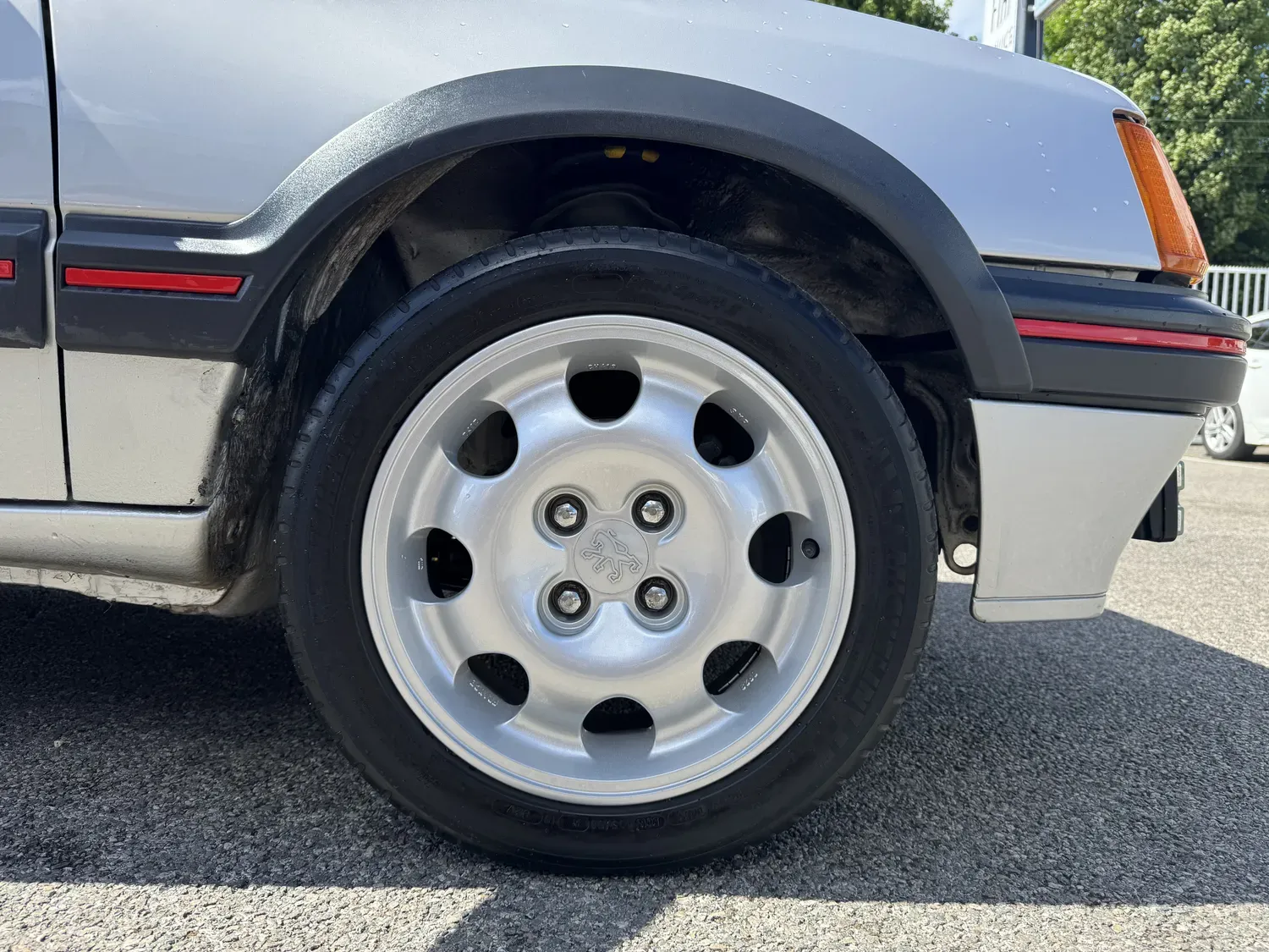 PEUGEOT 205 GTI 130