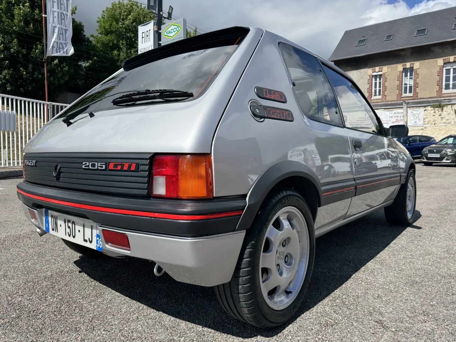 PEUGEOT 205 GTI 130