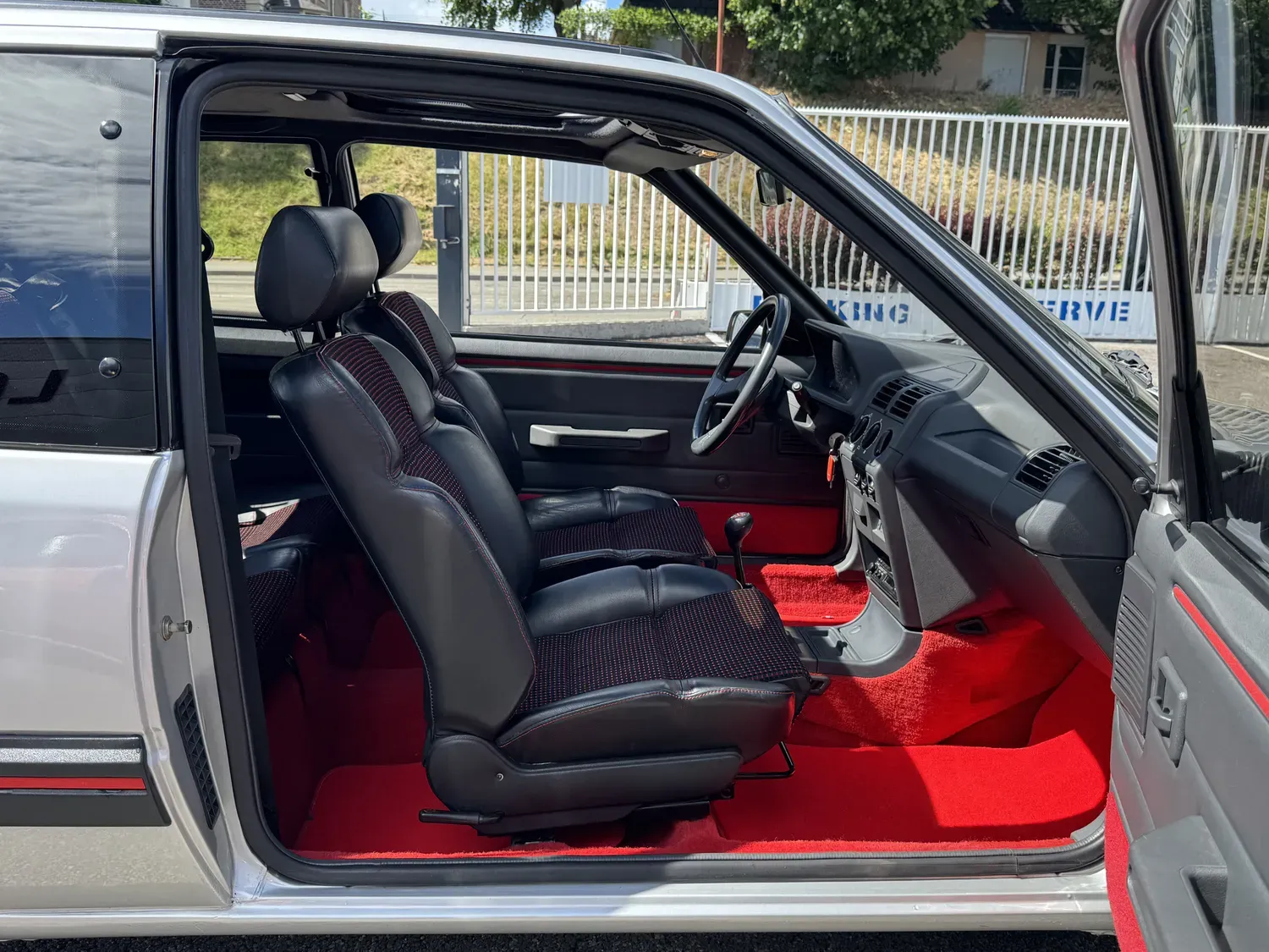 PEUGEOT 205 GTI 130