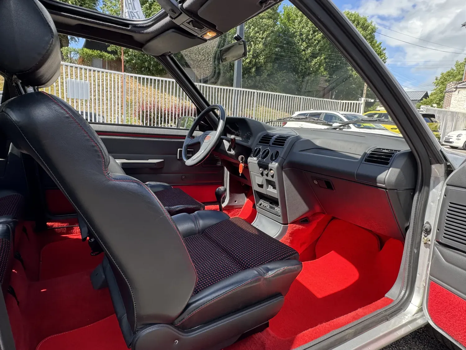 PEUGEOT 205 GTI 130