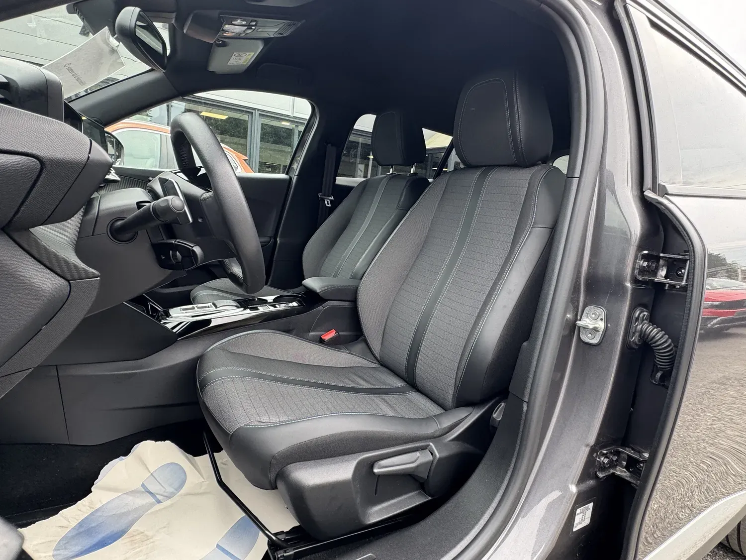 PEUGEOT 2008 II 1.2 130 S&S ALLURE EAT8