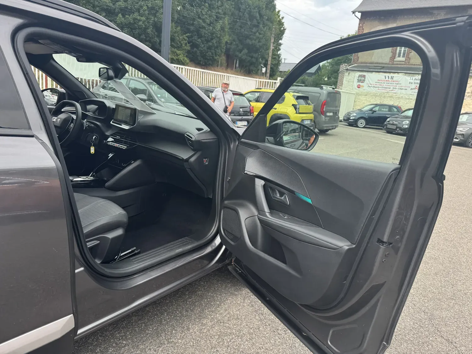 PEUGEOT 2008 II 1.2 130 S&S ALLURE EAT8