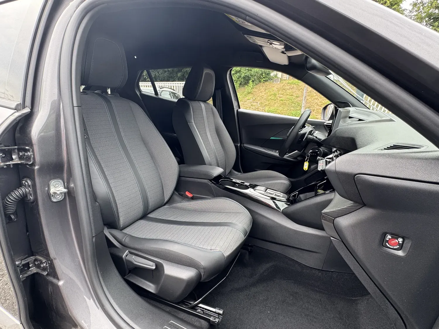 PEUGEOT 2008 II 1.2 130 S&S ALLURE EAT8