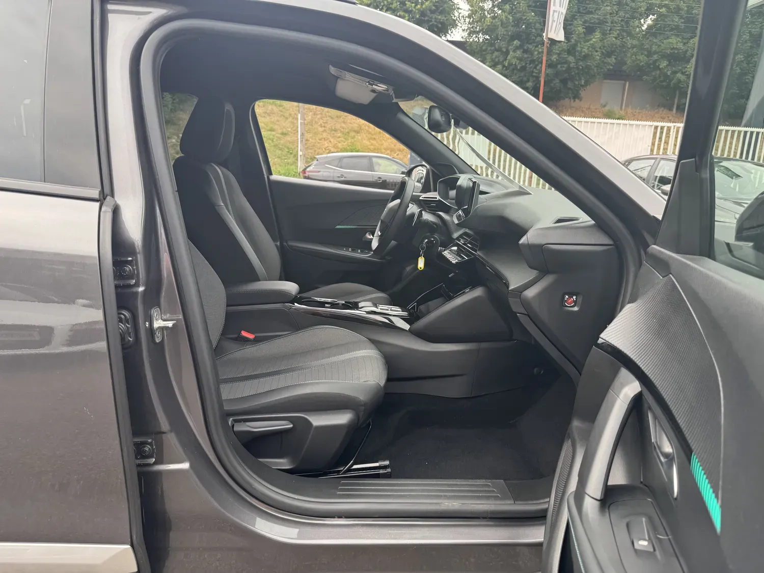 PEUGEOT 2008 II 1.2 130 S&S ALLURE EAT8