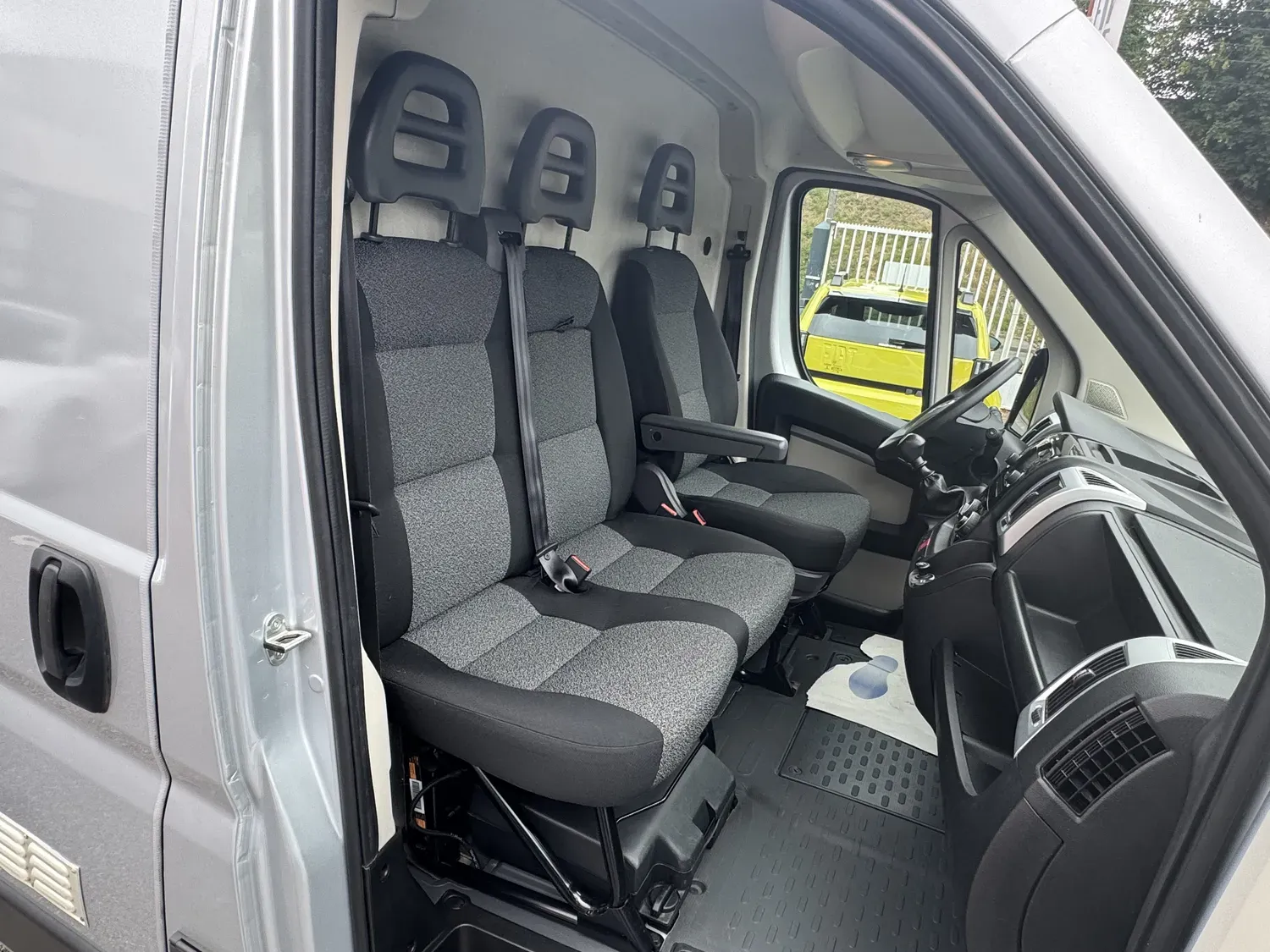 FIAT DUCATO FOURGON M H2 2.3 Multijet 120 PACK PROFESSIONAL