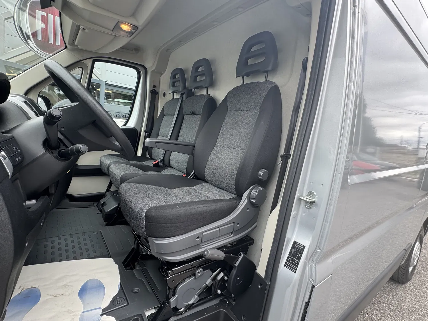 FIAT DUCATO FOURGON M H2 2.3 Multijet 120 PACK PROFESSIONAL