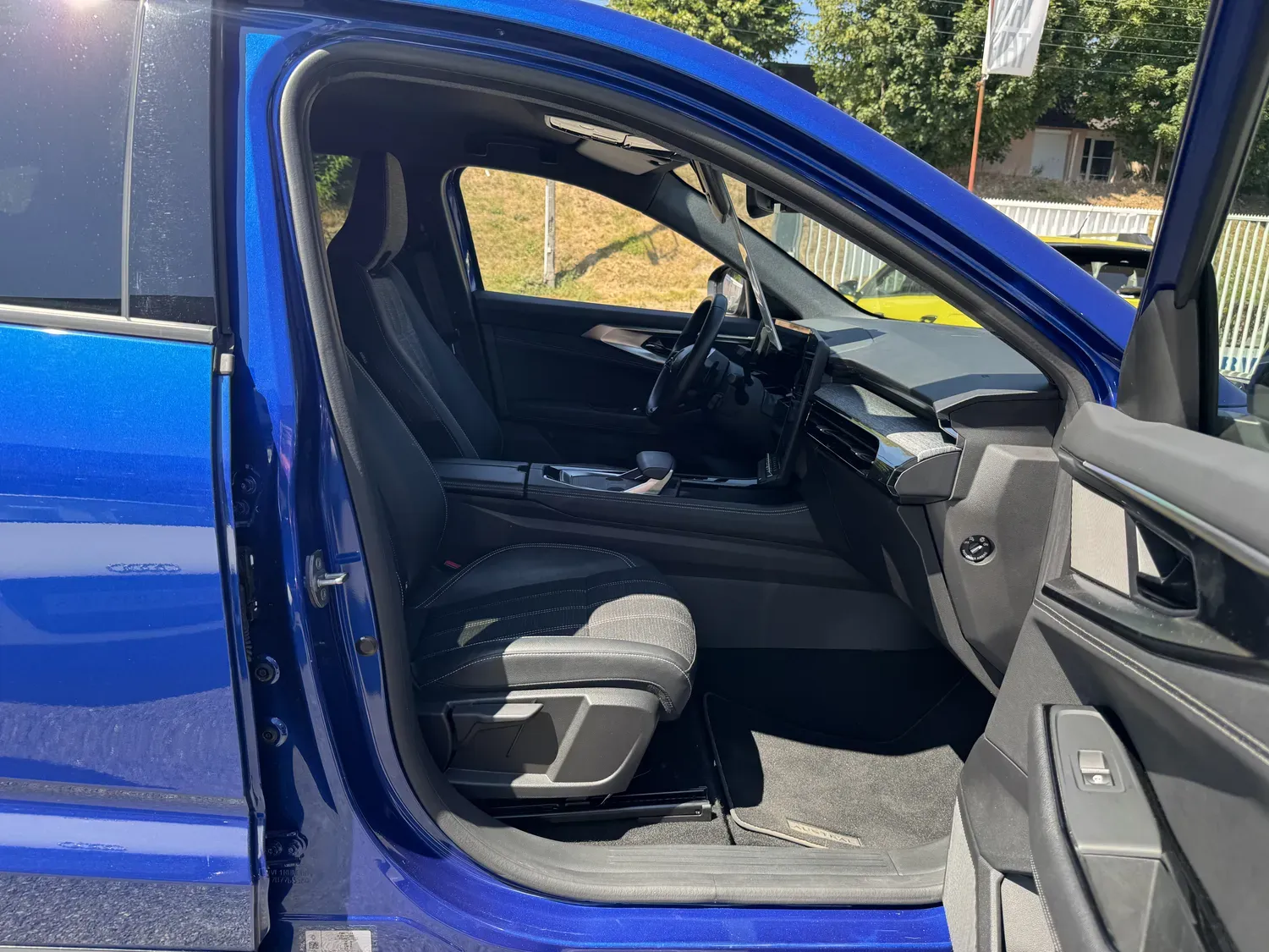 RENAULT AUSTRAL FULL HYBRID 1.2 E-TECH 200 CV BOITE AUTO TECHNO