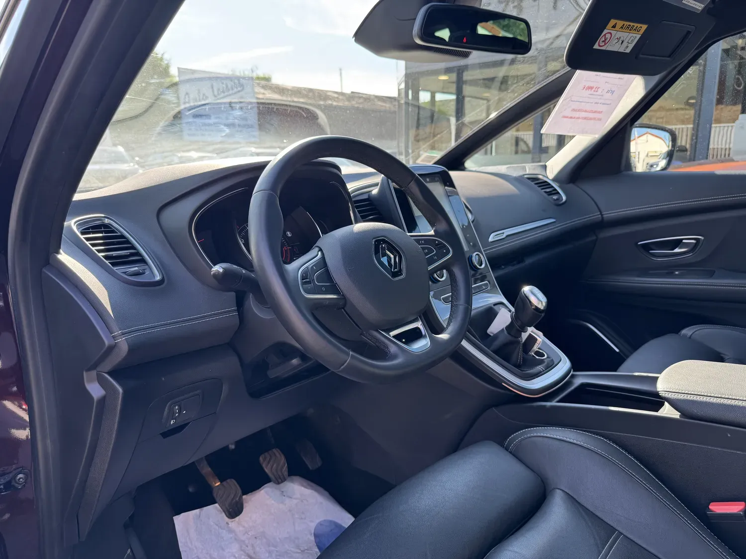 RENAULT GRAND SCENIC IV 1.3 TCE 140 TECHNO
