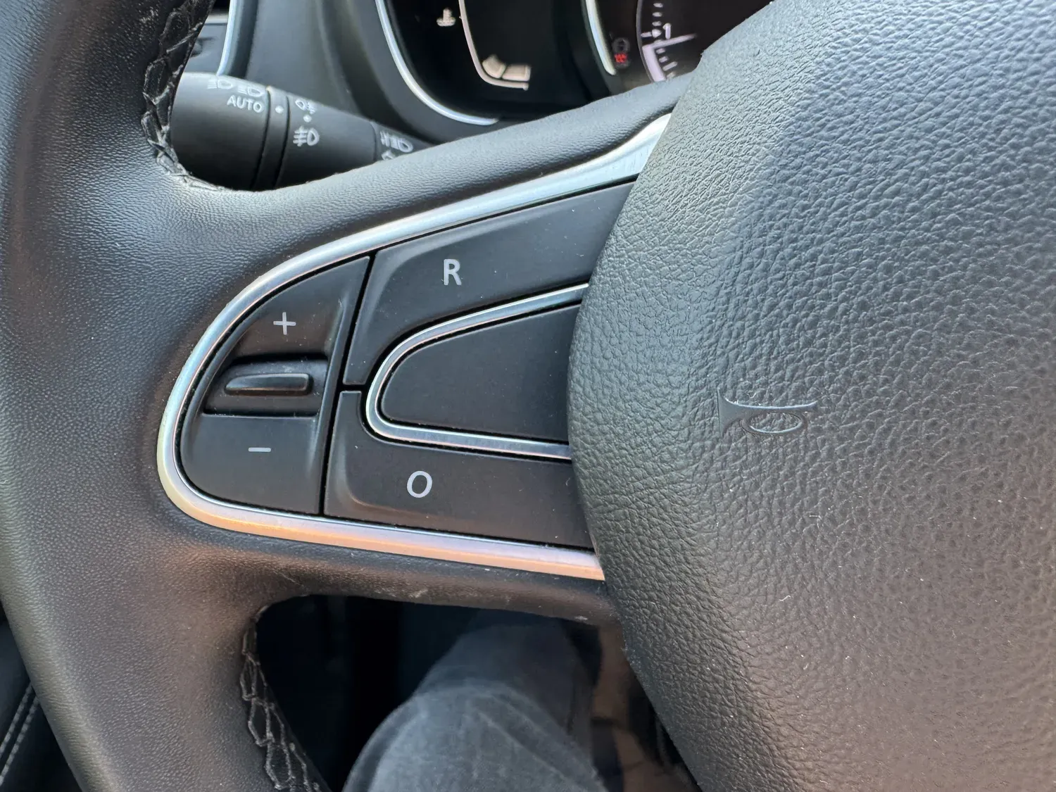 RENAULT GRAND SCENIC IV 1.3 TCE 140 TECHNO
