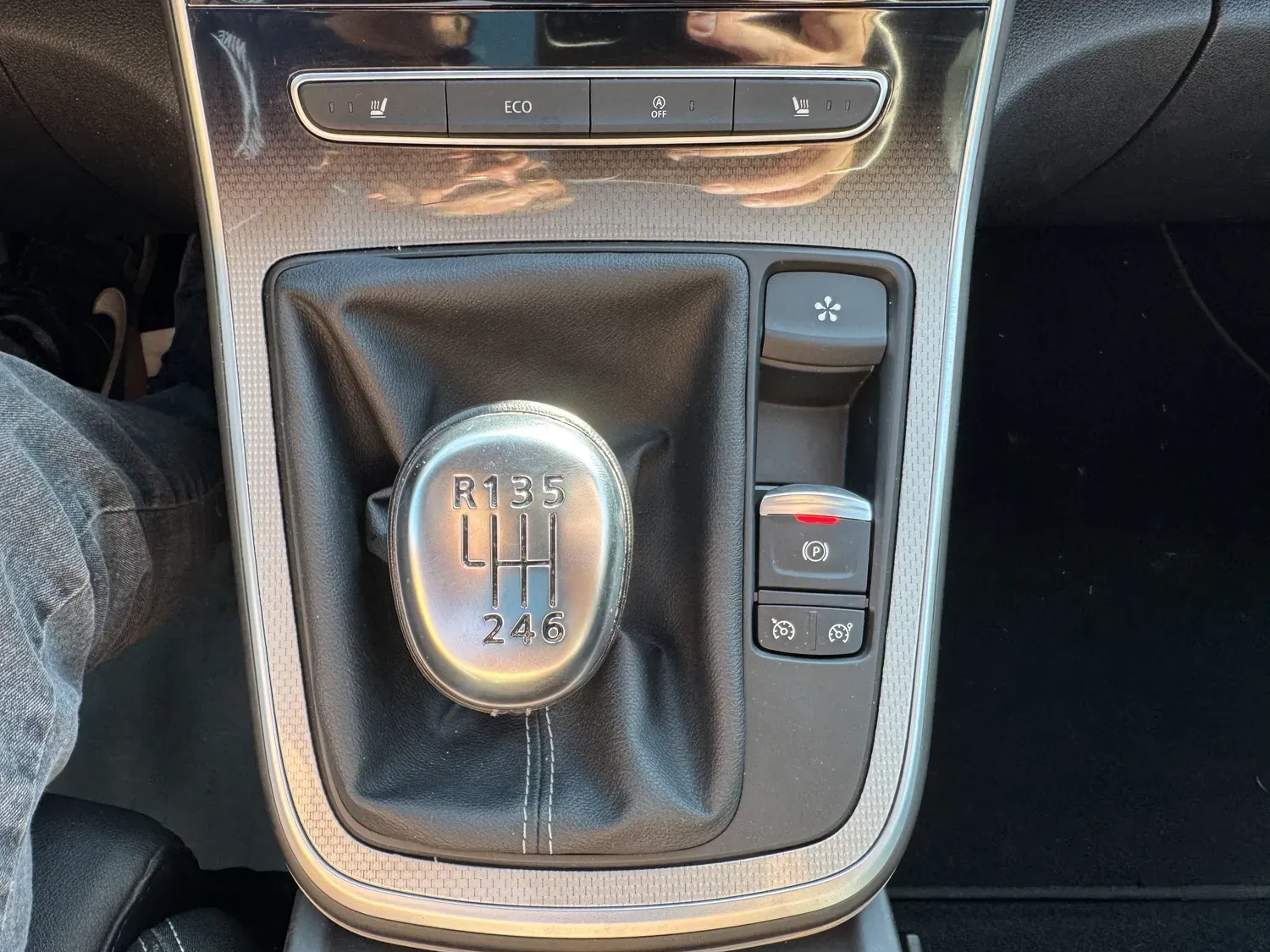 RENAULT GRAND SCENIC IV 1.3 TCE 140 TECHNO