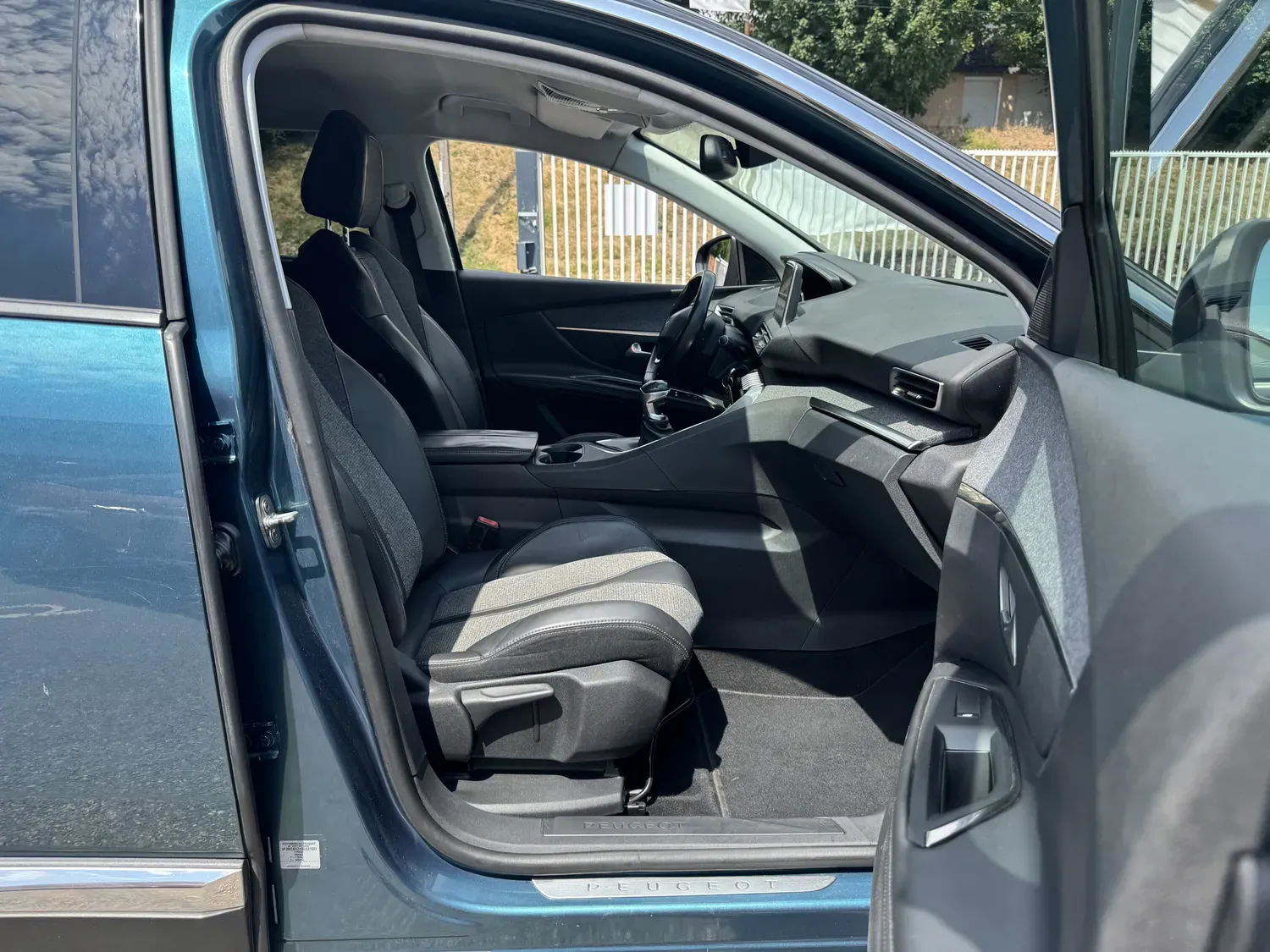 PEUGEOT 5008 1.6 BLUEHDI 120