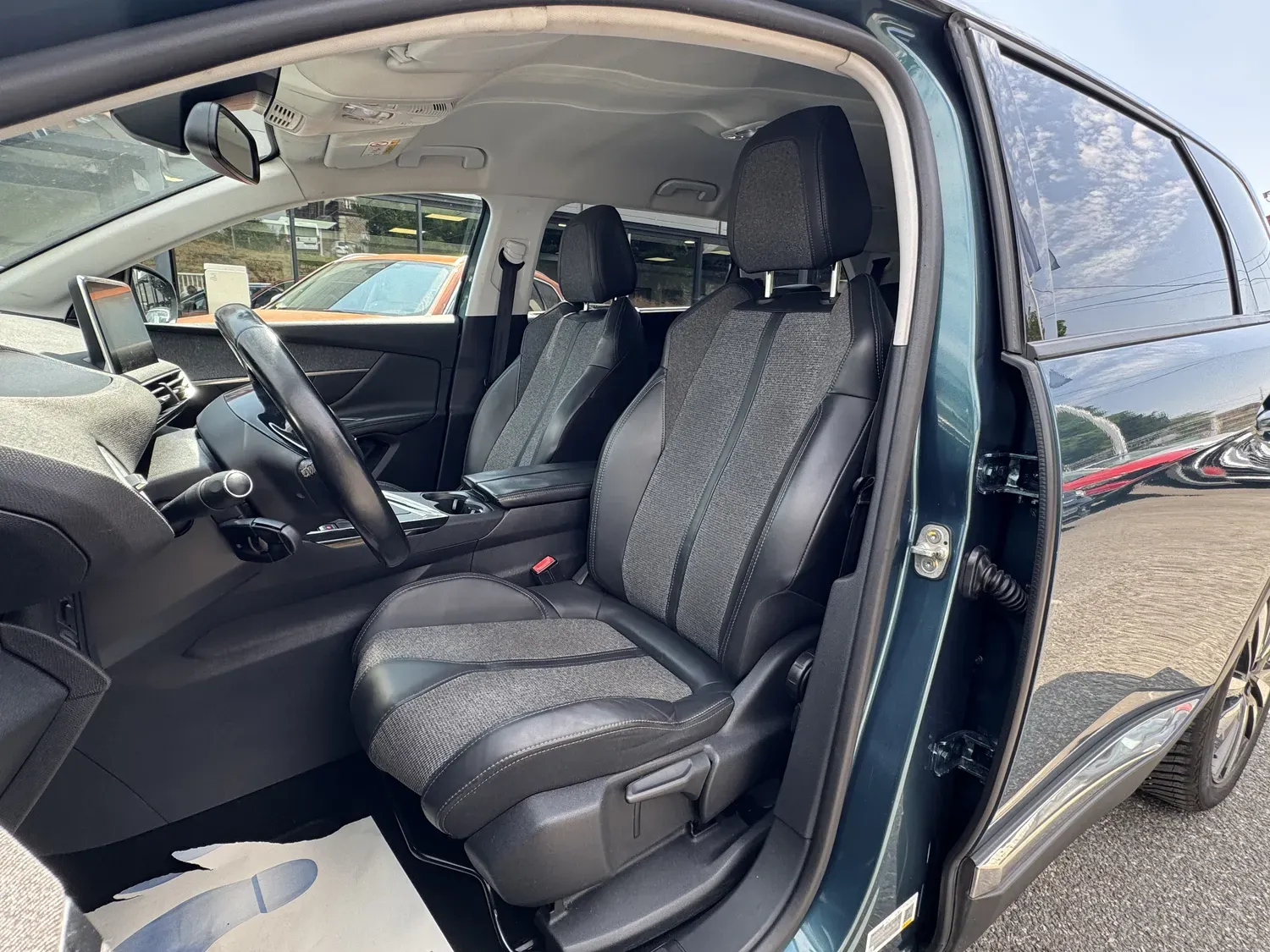 PEUGEOT 5008 1.6 BLUEHDI 120
