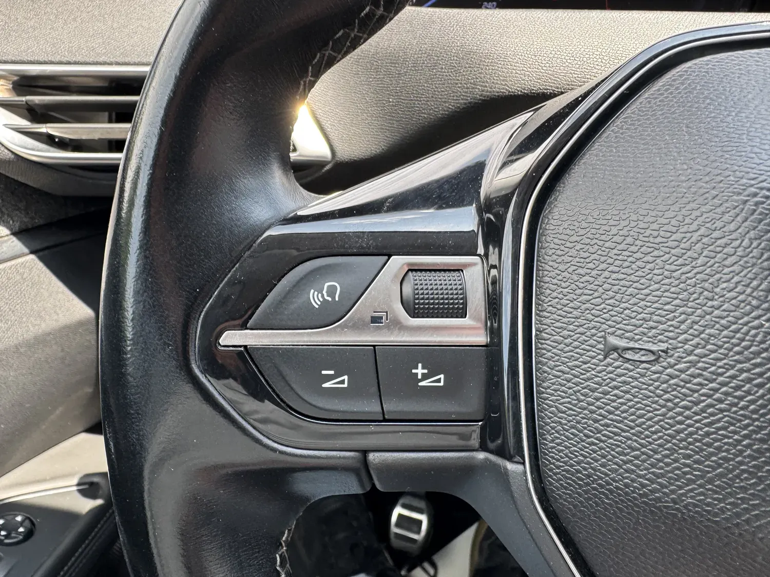 PEUGEOT 5008 1.6 BLUEHDI 120