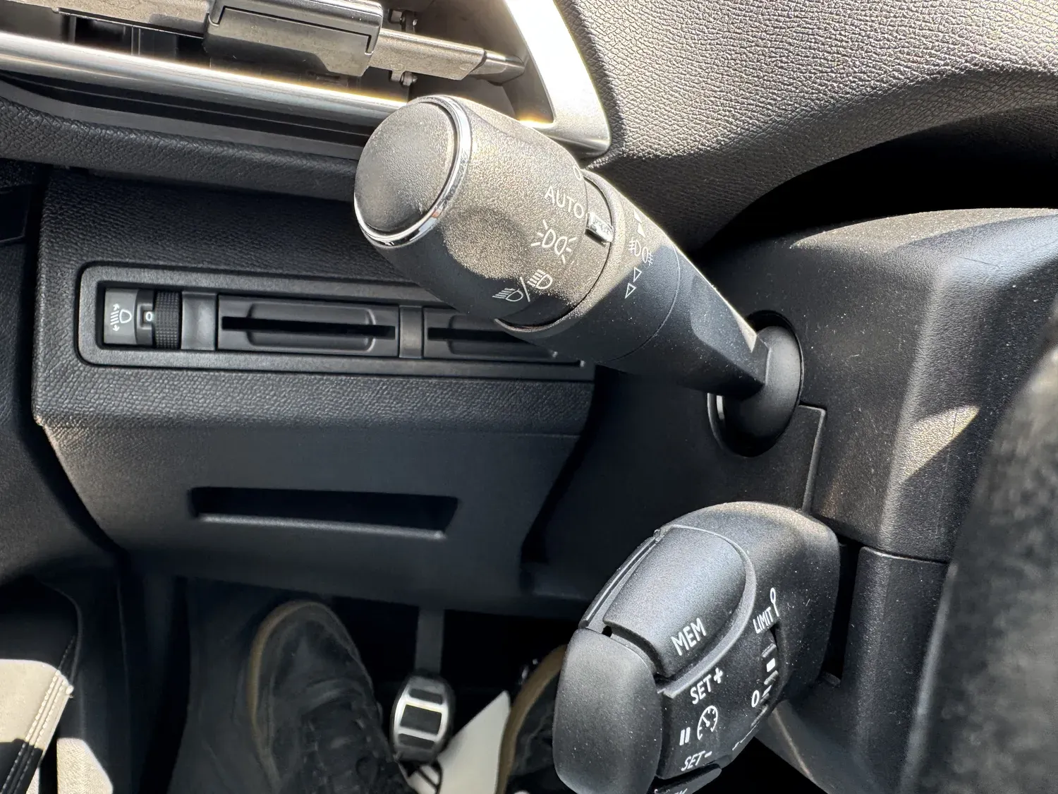 PEUGEOT 5008 1.6 BLUEHDI 120