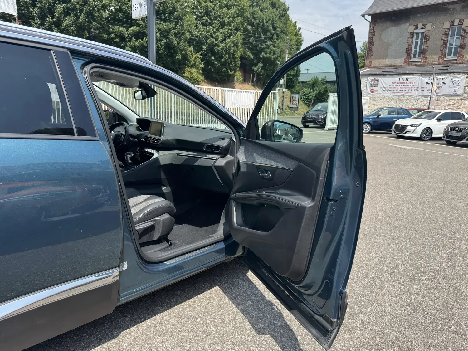 PEUGEOT 5008 1.6 BLUEHDI 120