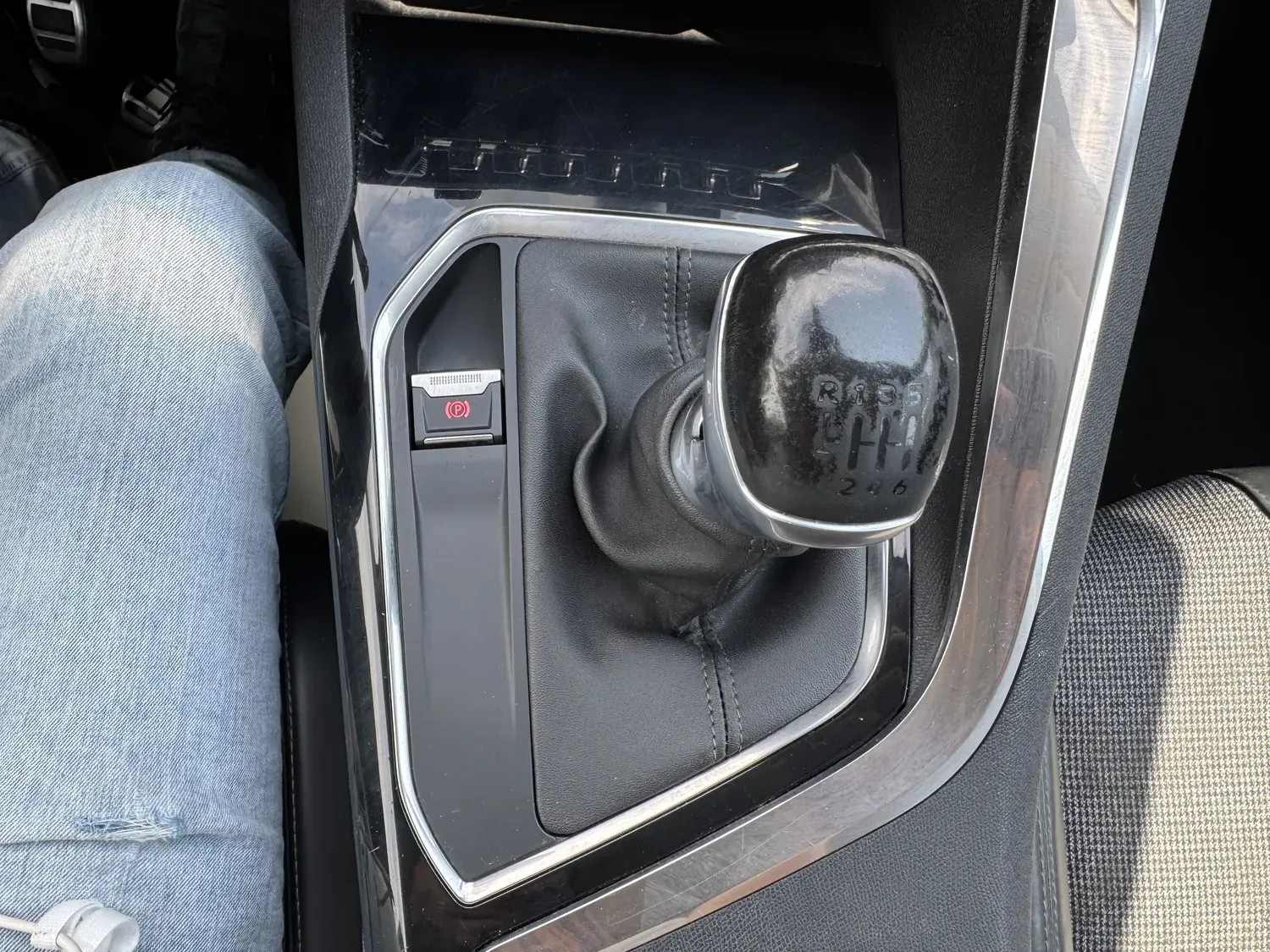 PEUGEOT 5008 1.6 BLUEHDI 120