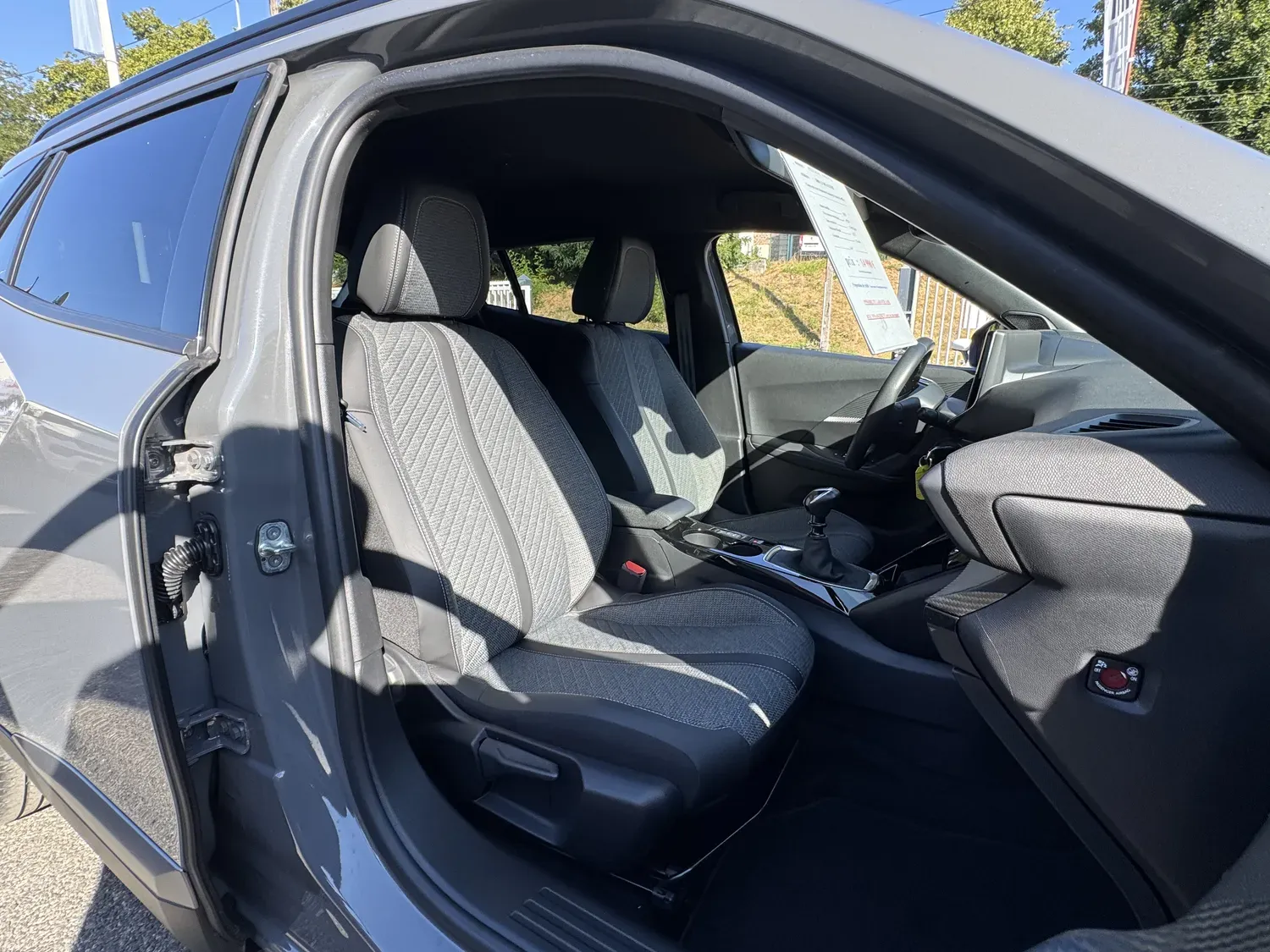 PEUGEOT 2008 1.2 100 ALLURE