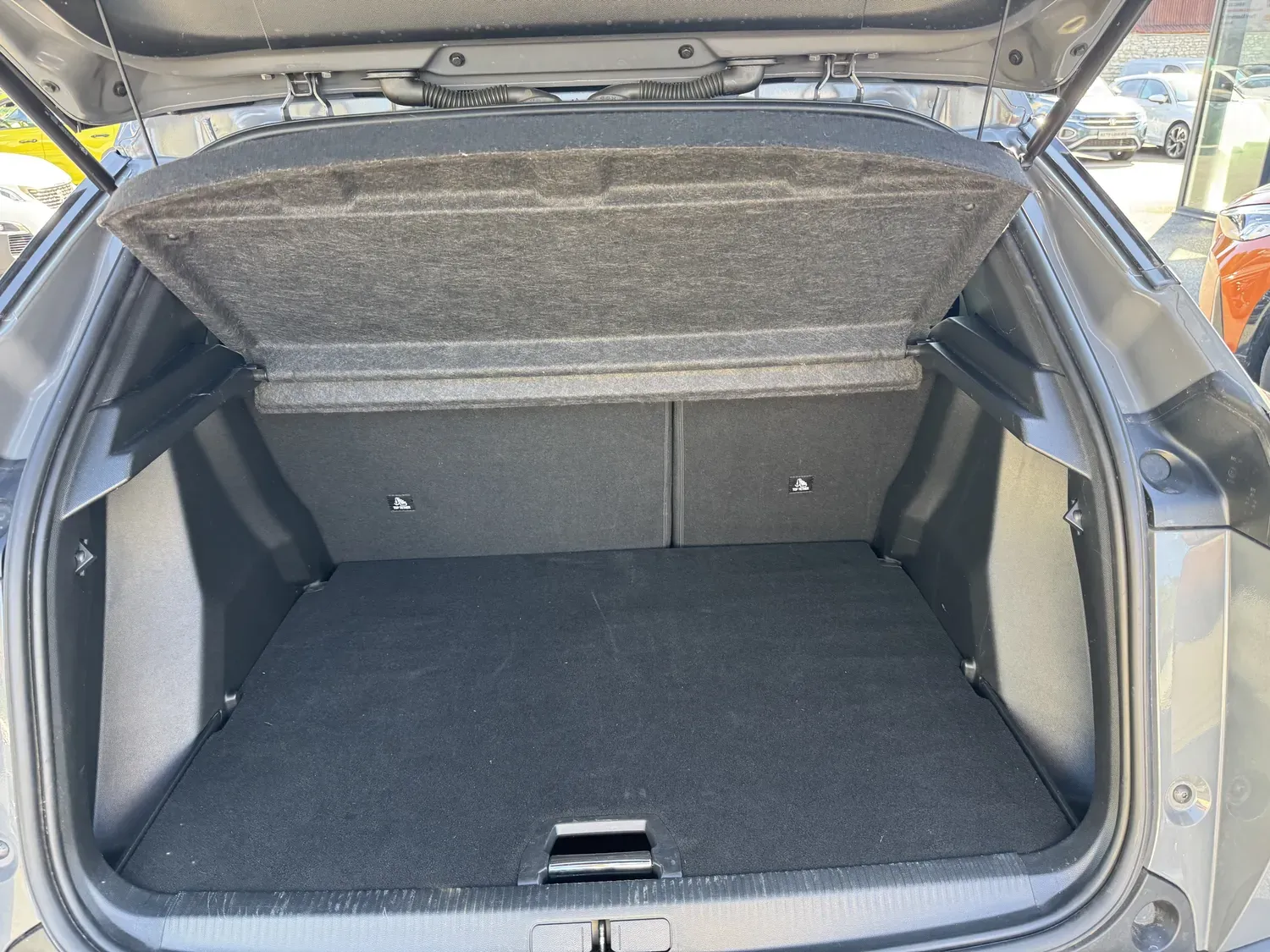 PEUGEOT 2008 1.2 100 ALLURE