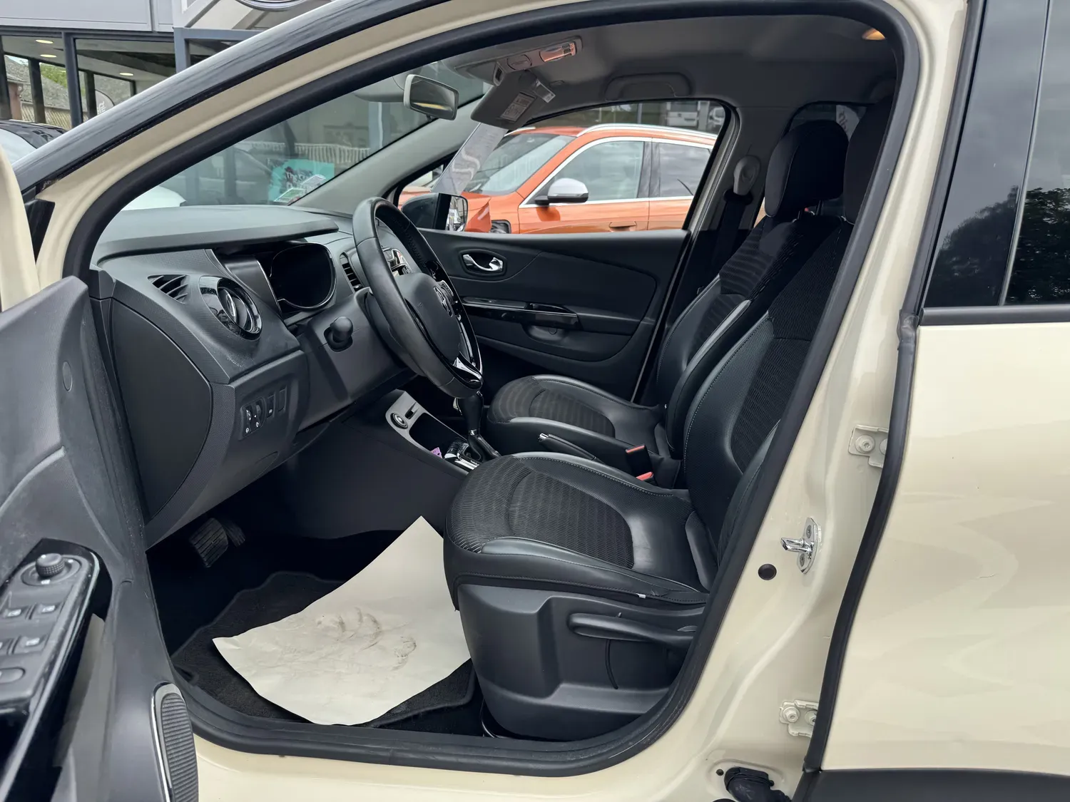 RENAULT CAPTUR 1.2 TCE 120 ENERGY INTENS EDC