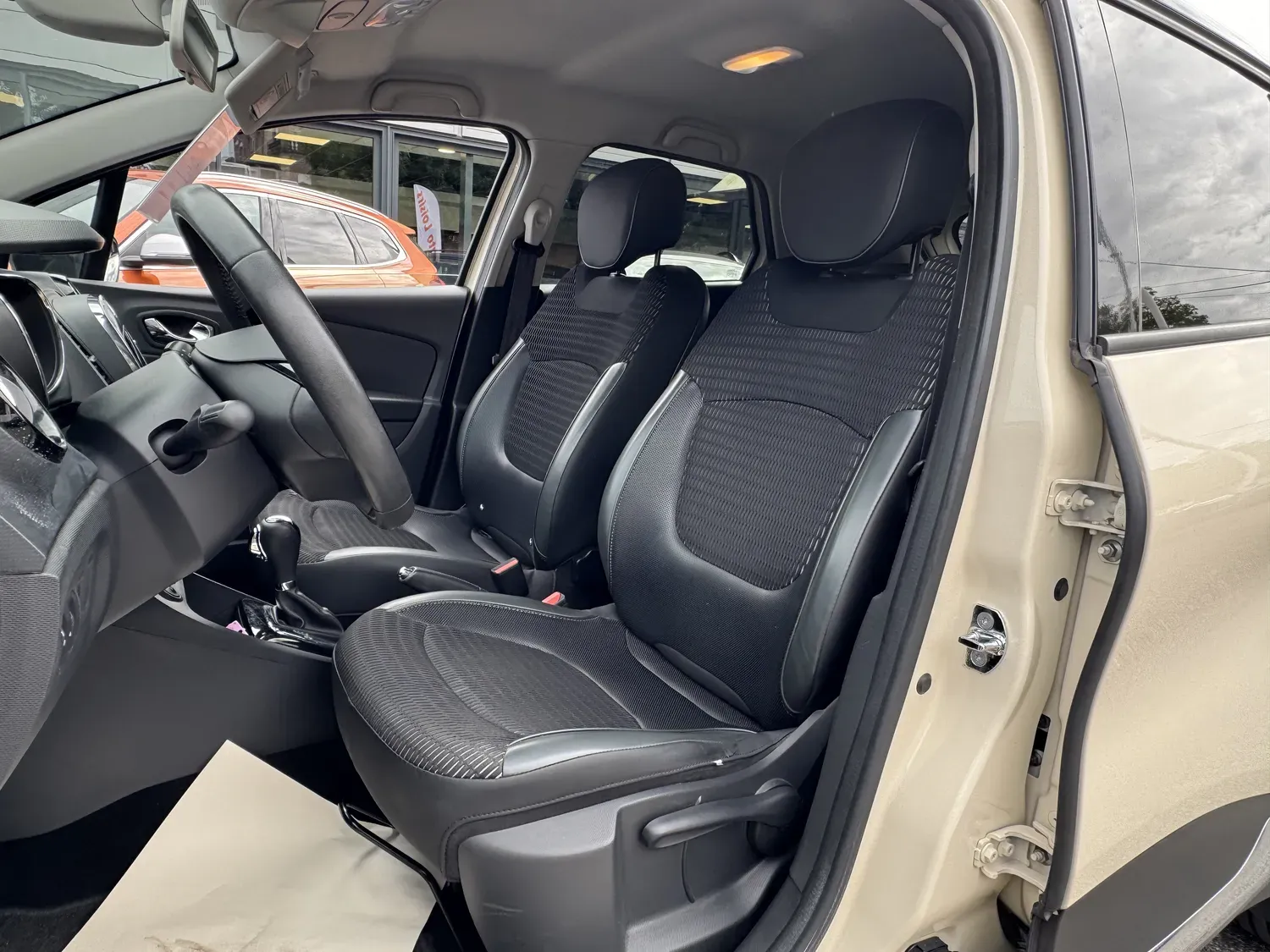 RENAULT CAPTUR 1.2 TCE 120 ENERGY INTENS EDC