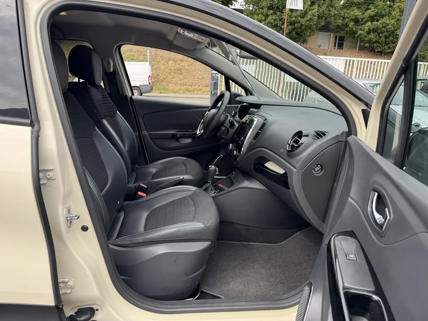 RENAULT CAPTUR 1.2 TCE 120 ENERGY INTENS EDC