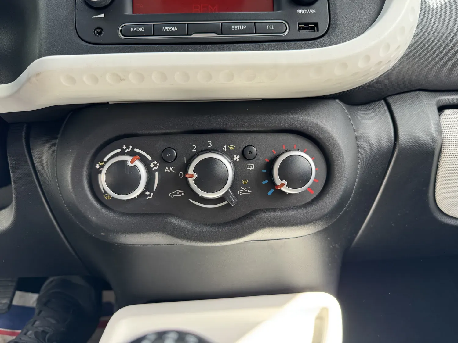 RENAULT TWINGO 0.9 TCE 90 ENERGY LIMITED