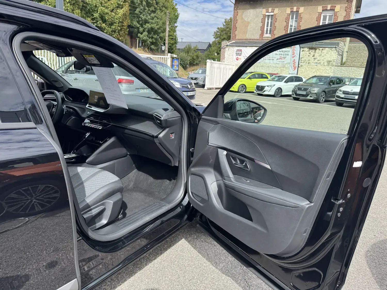 PEUGEOT 2008 II 1.2 HYBRID 145 ALLURE E-DCS6