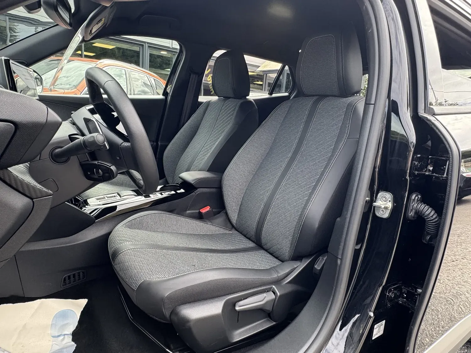 PEUGEOT 2008 II 1.2 HYBRID 145 ALLURE E-DCS6
