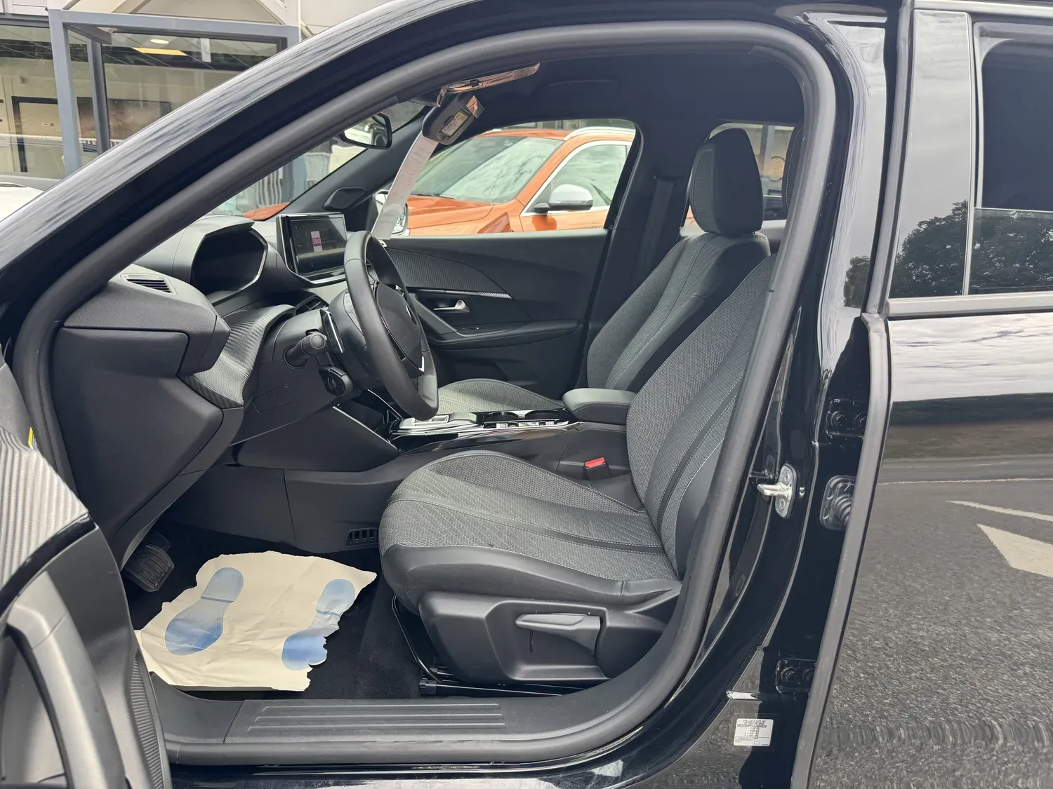 PEUGEOT 2008 II 1.2 HYBRID 145 ALLURE E-DCS6