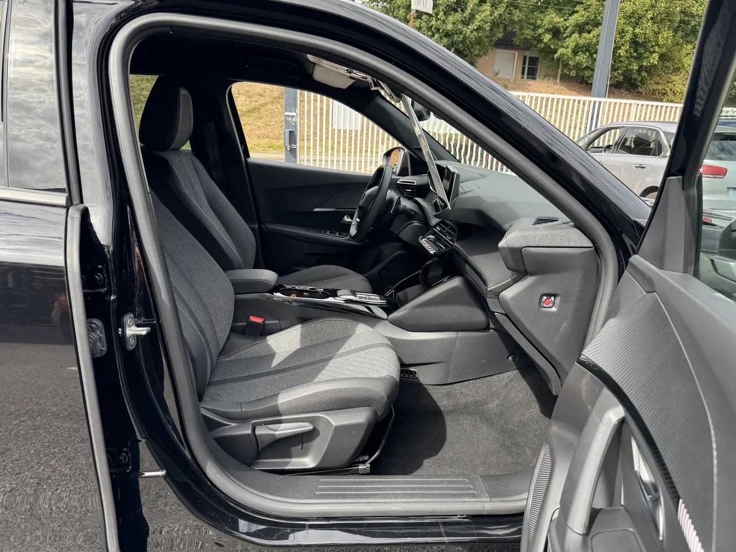 PEUGEOT 2008 II 1.2 HYBRID 145 ALLURE E-DCS6