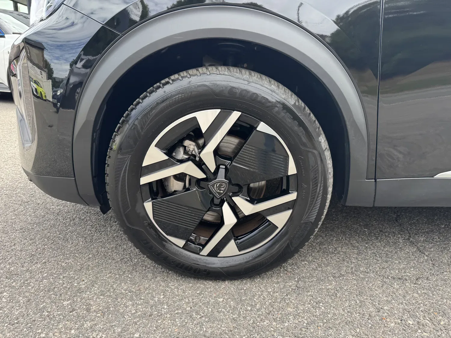 PEUGEOT 2008 II 1.2 HYBRID 145 ALLURE E-DCS6