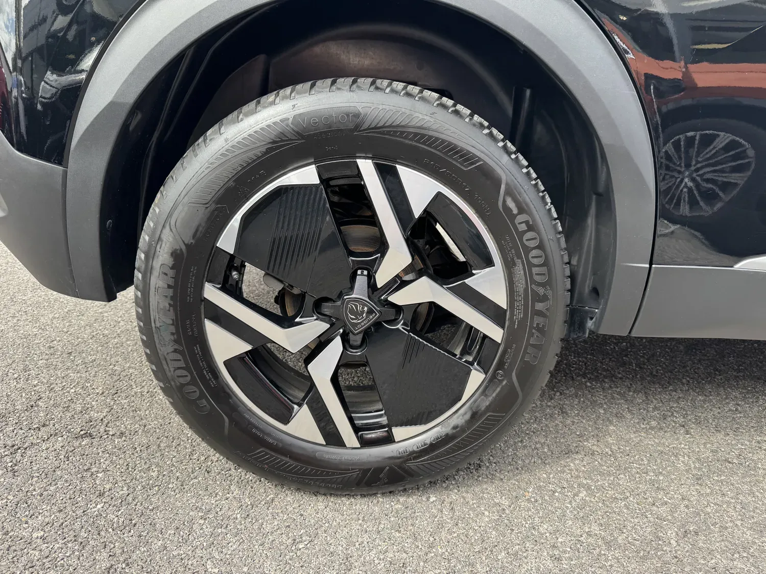 PEUGEOT 2008 II 1.2 HYBRID 145 ALLURE E-DCS6