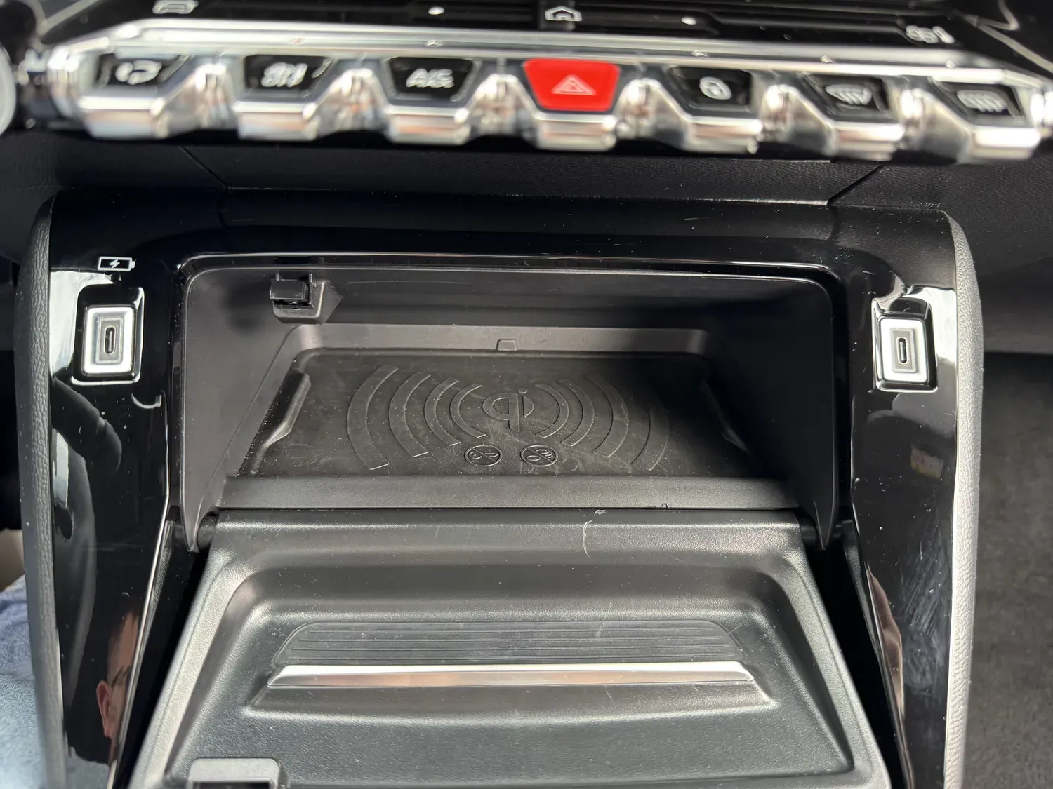 PEUGEOT 2008 II 1.2 HYBRID 145 ALLURE E-DCS6